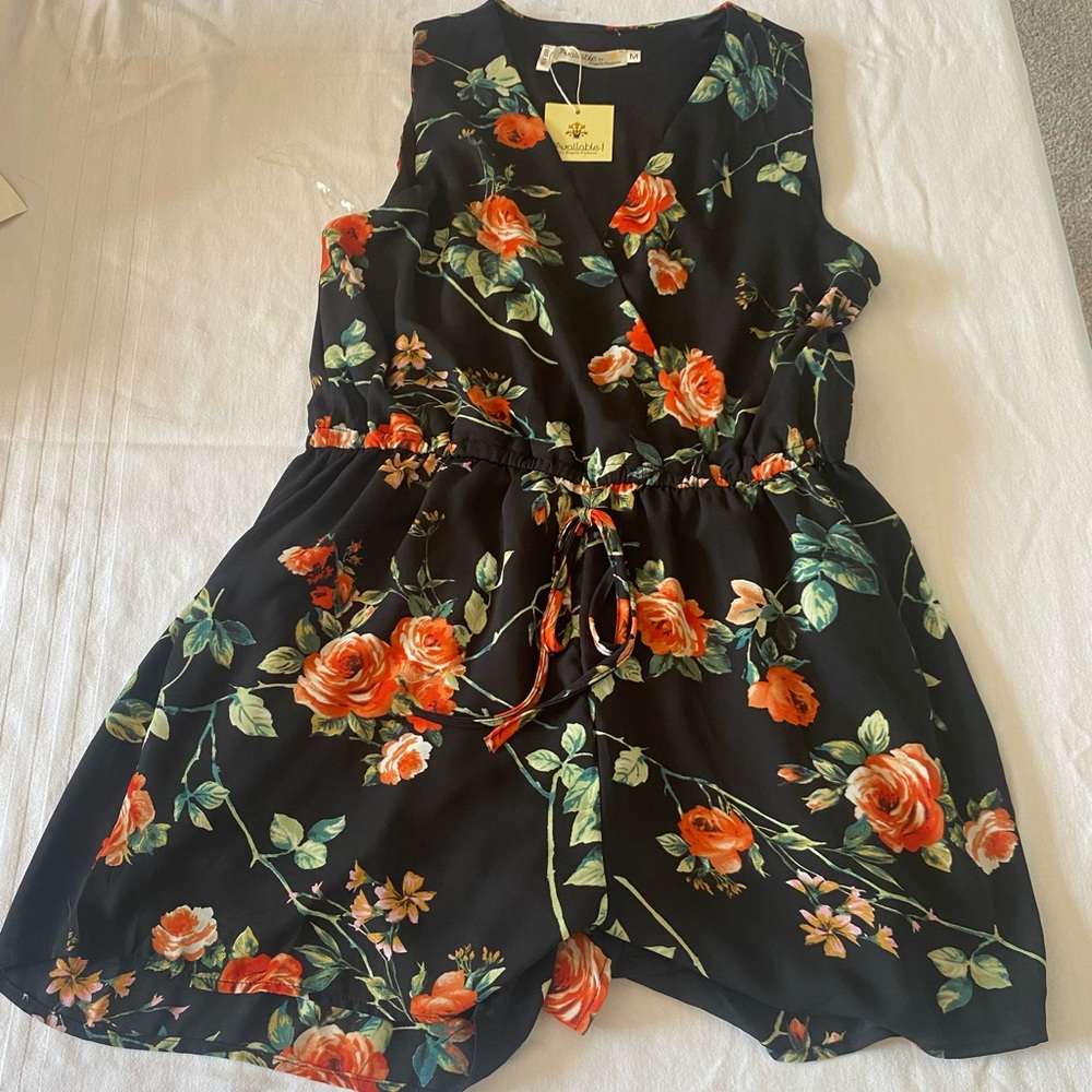 Floral Romper new with tags size medium